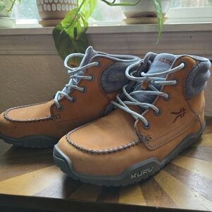 KURU Tan and Gray Lace-Up Hiking Boots